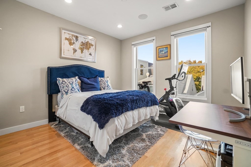 280 Gold St, South Boston