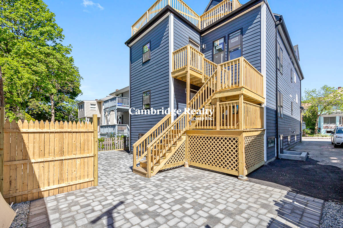 70 Stanley Ave, South Medford