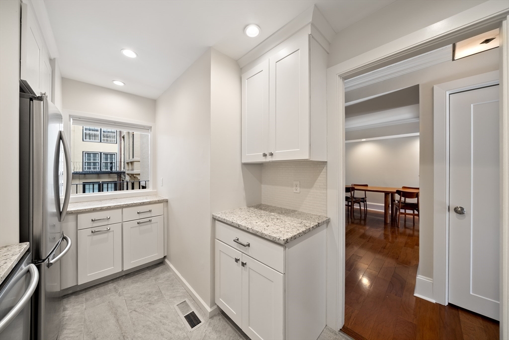 27 Chestnut St, Beacon Hill