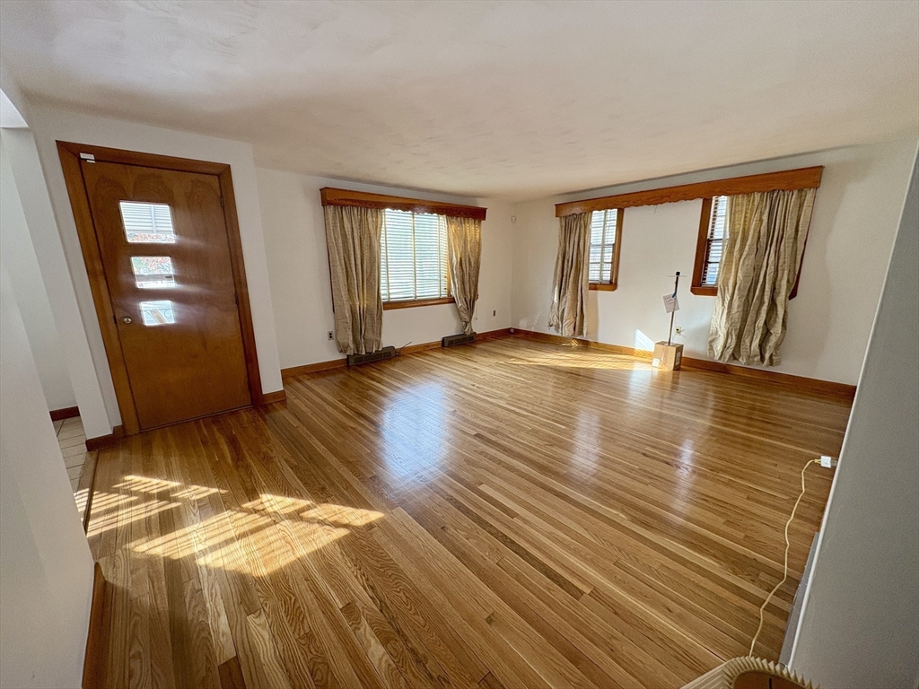 4 Easement Rd, Tewksbury