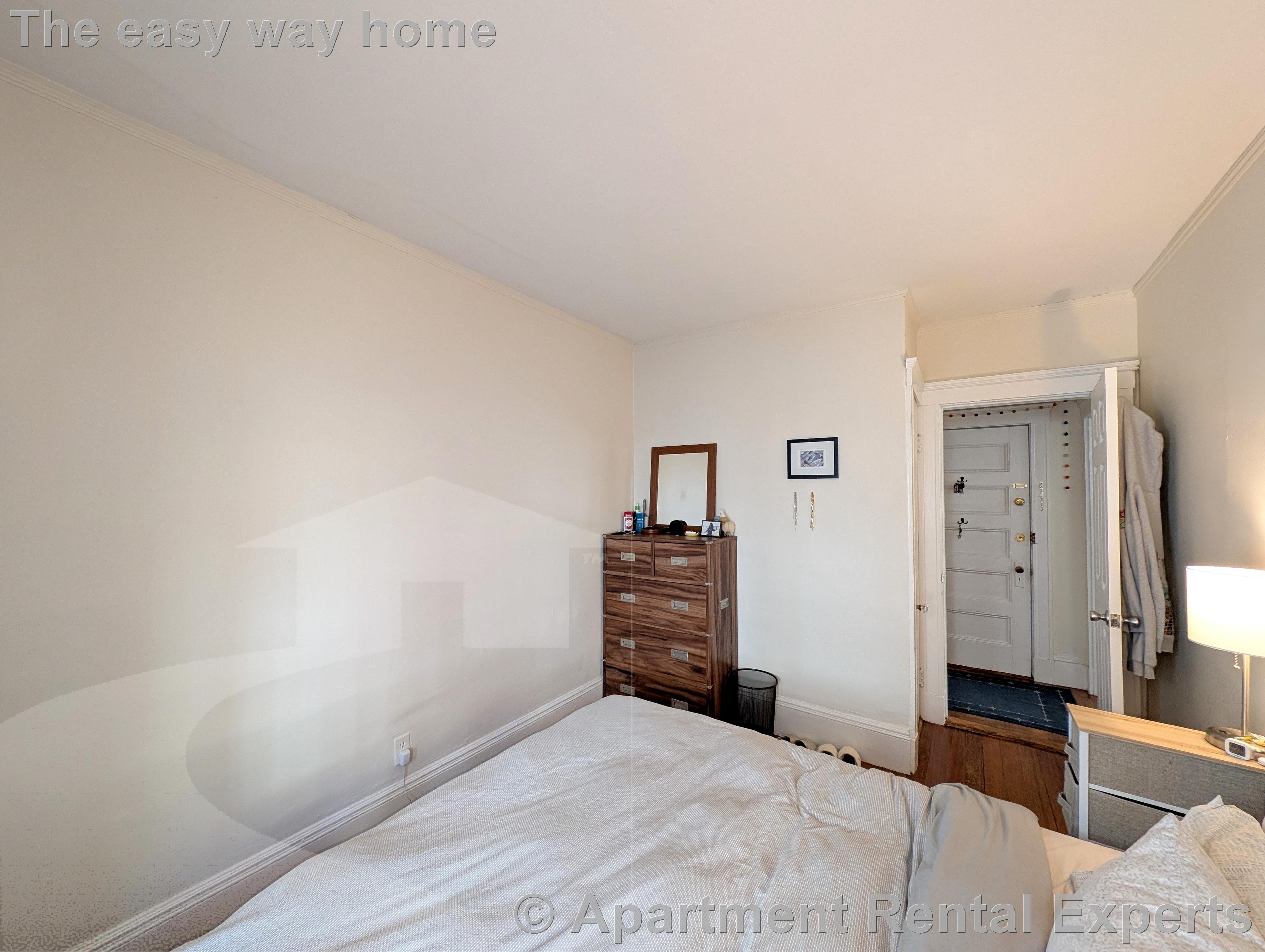 18 Sanborn Ave, Union Square