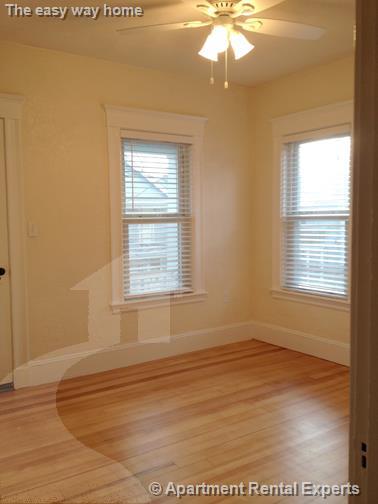 35 Frederick Ave, Tufts