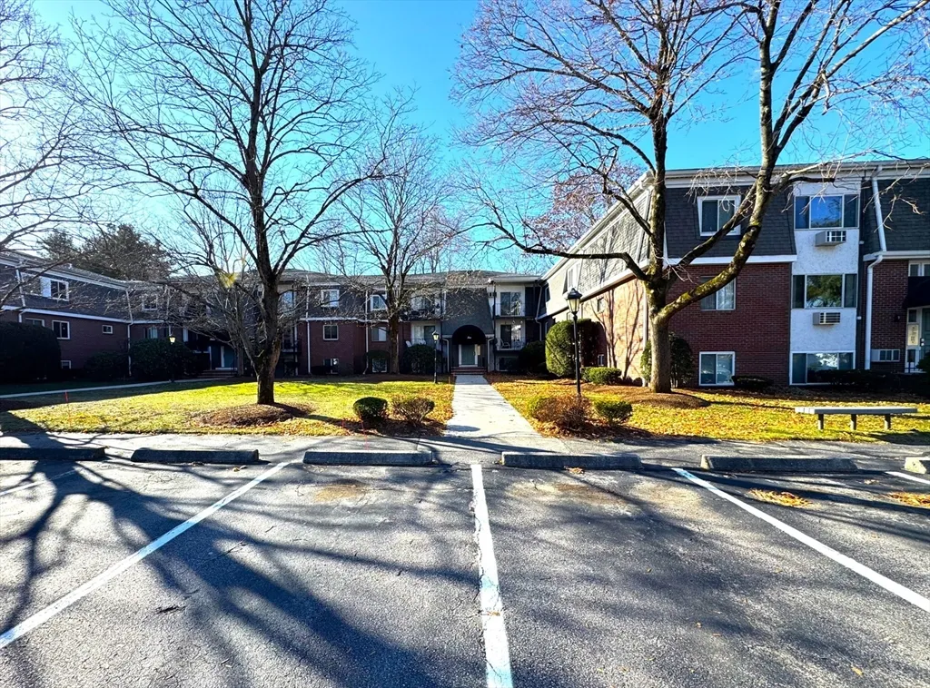 80 Walnut St, Canton