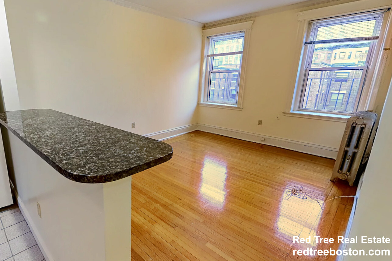 15 Queensberry St, Fenway