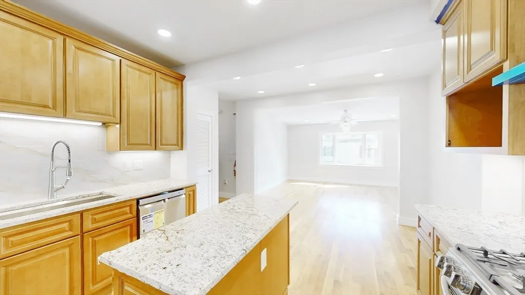 48 Rockwell St, Maplewood