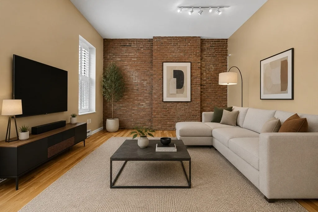 37 W Newton St, South End