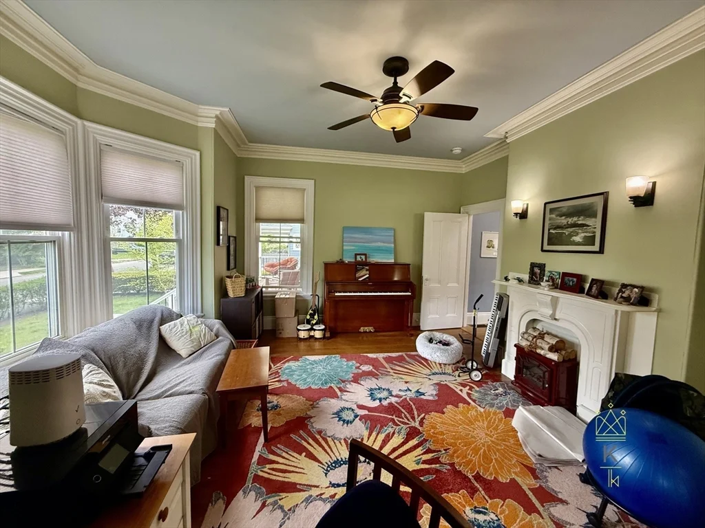 77 Fair Oaks Ave, Newton