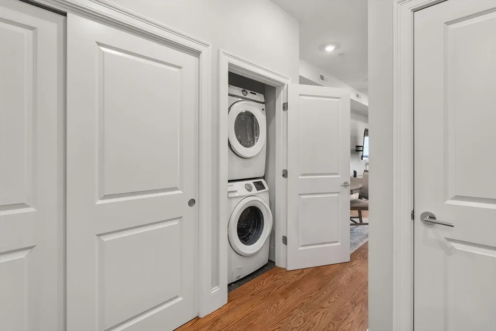 338 Meridian St, Central Square