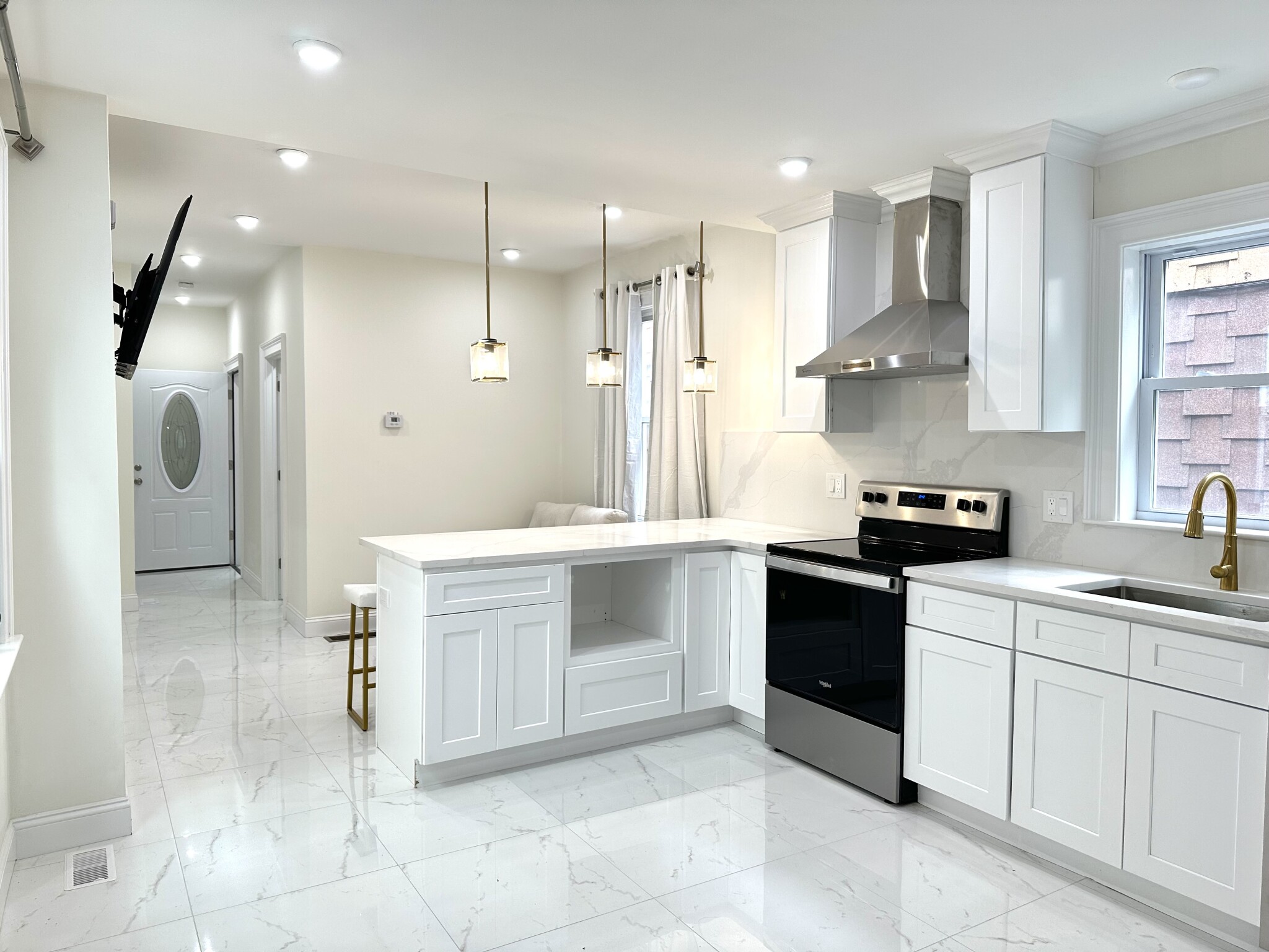 11 Burrell St, Roxbury