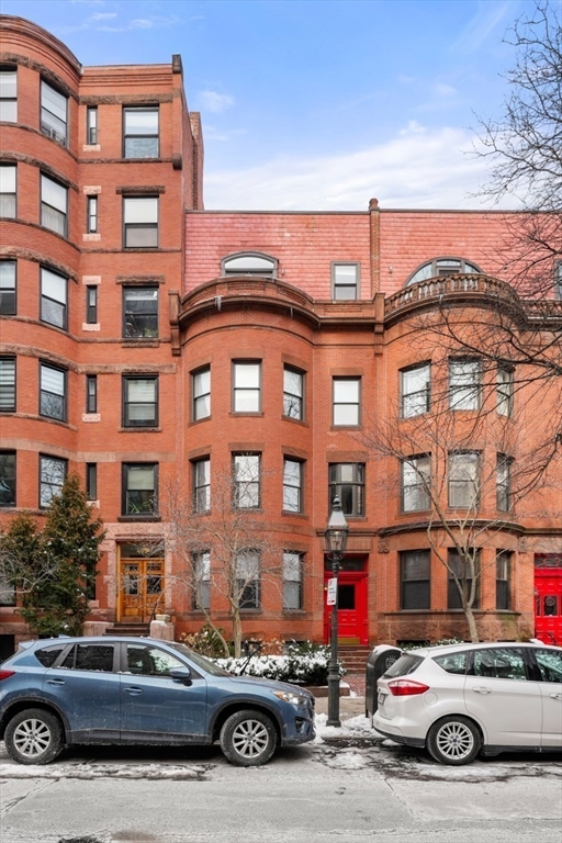 403 Marlborough St, Back Bay