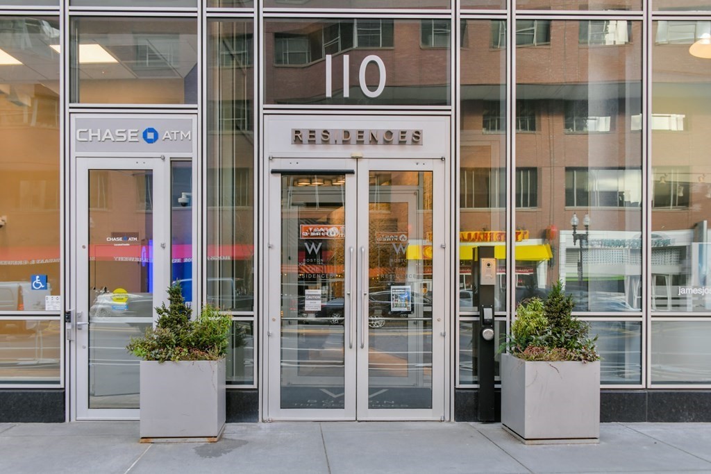 110 Stuart St, Downtown