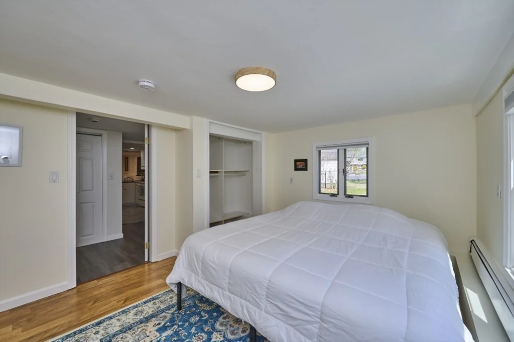 37 Locust St, Burlington