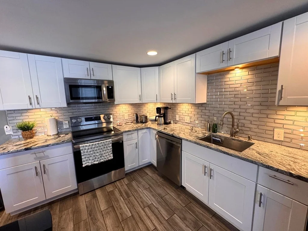 60 Cedar St, Waltham