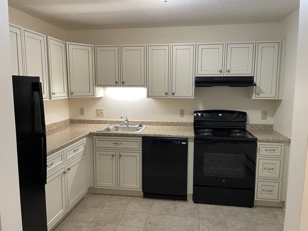 50 Cambridge Rd, Woburn