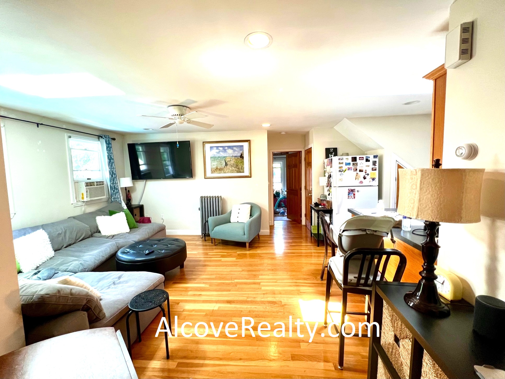 24 Burnham St, Tufts