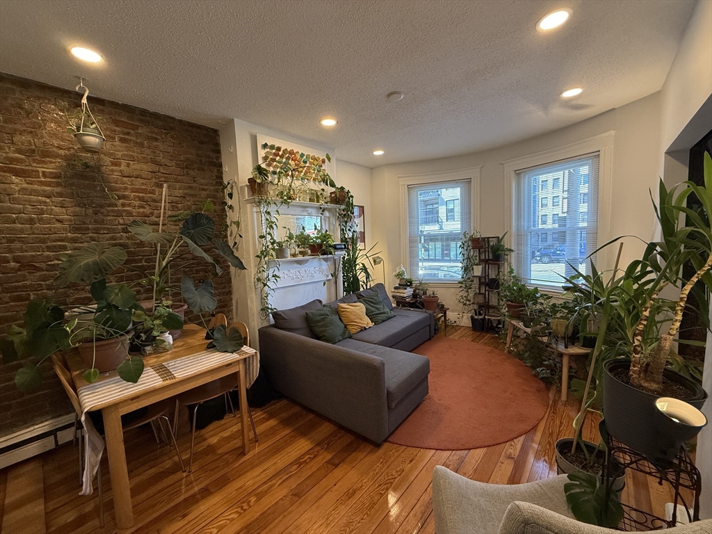 22 South Huntington Ave, Mission Hill