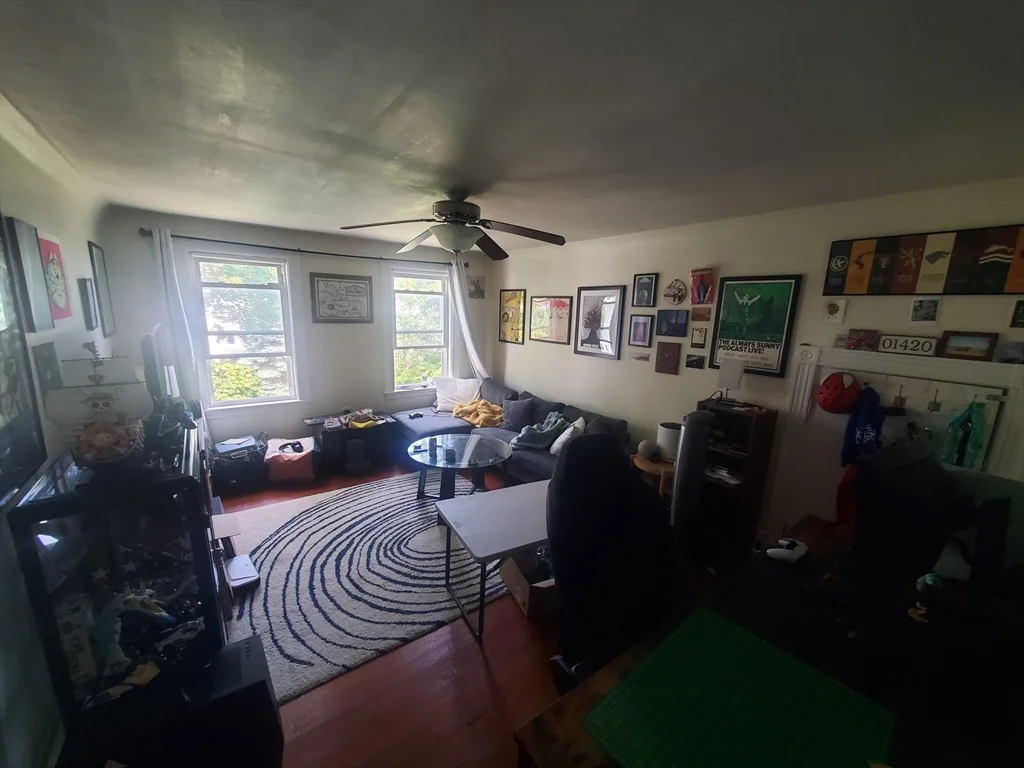 21 South Central, Wollaston