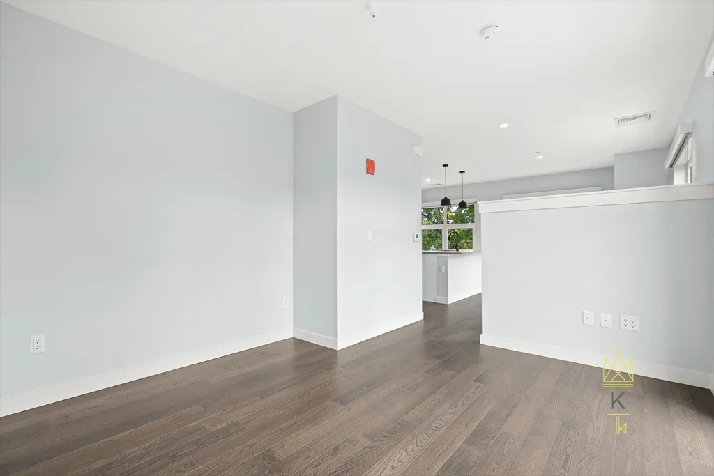54 Auburn, Coolidge Corner