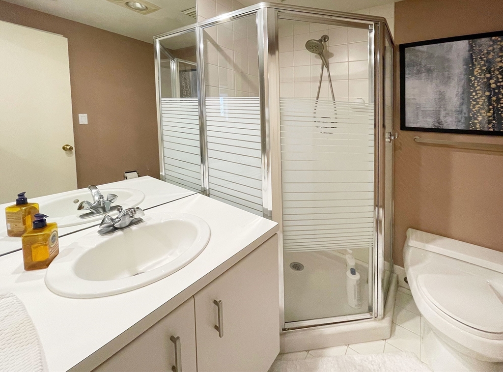 10 Rogers St, East Cambridge