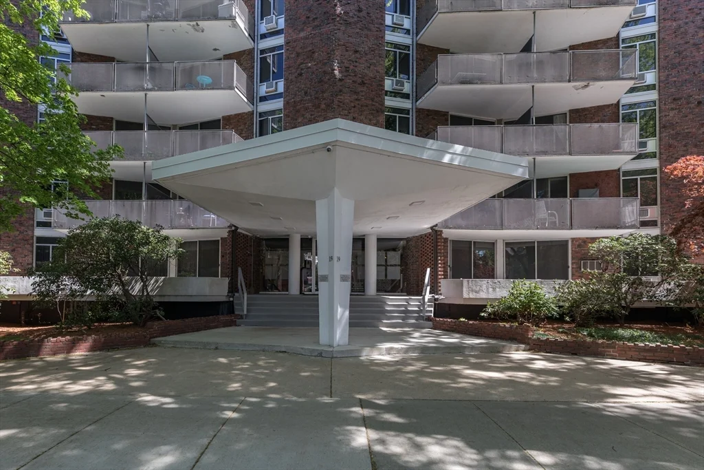 19 Winchester St, Coolidge Corner