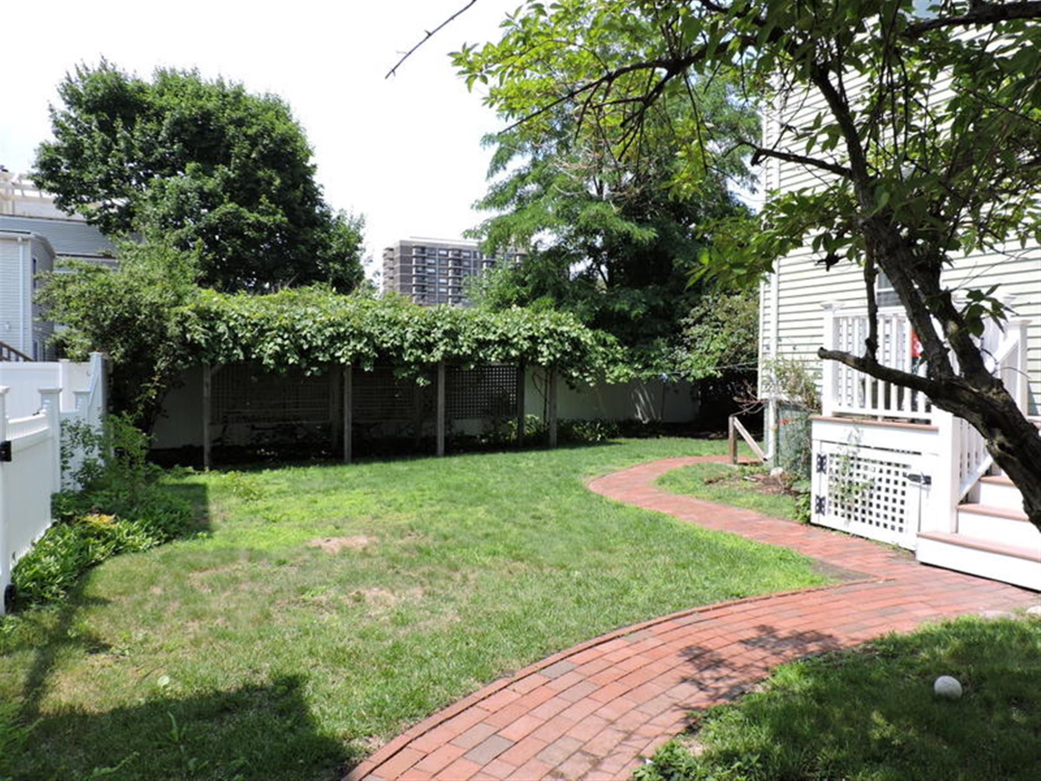 13 Pleasant St, Central Square