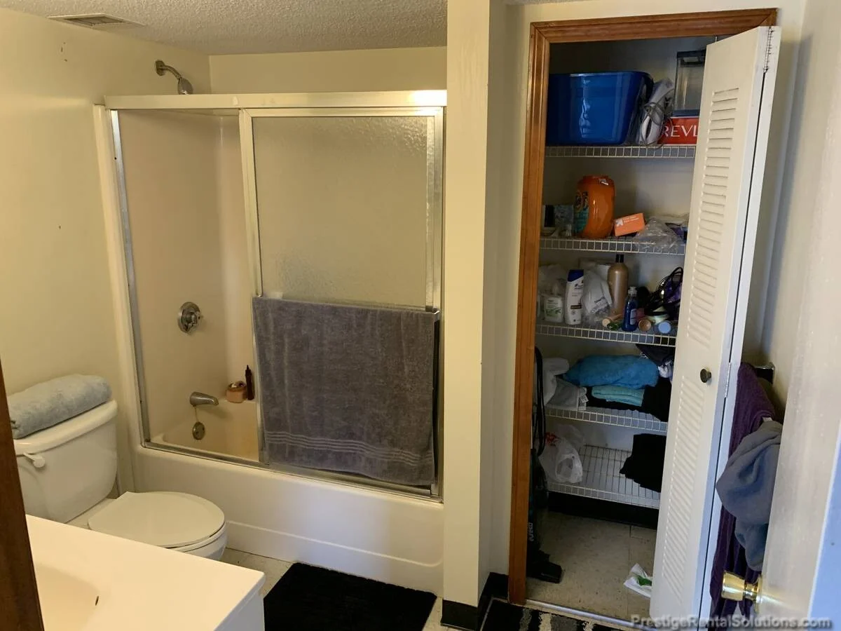 11 Willow St, Fitchburg