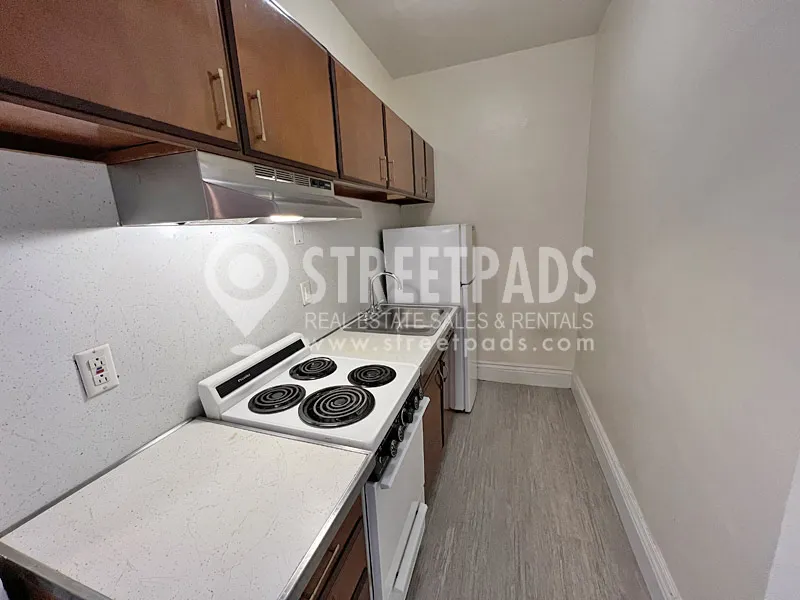 31 Park Dr, Fenway