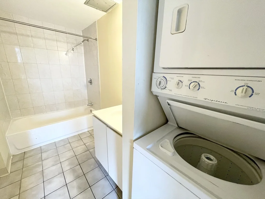 108 Gainsborough, Fenway