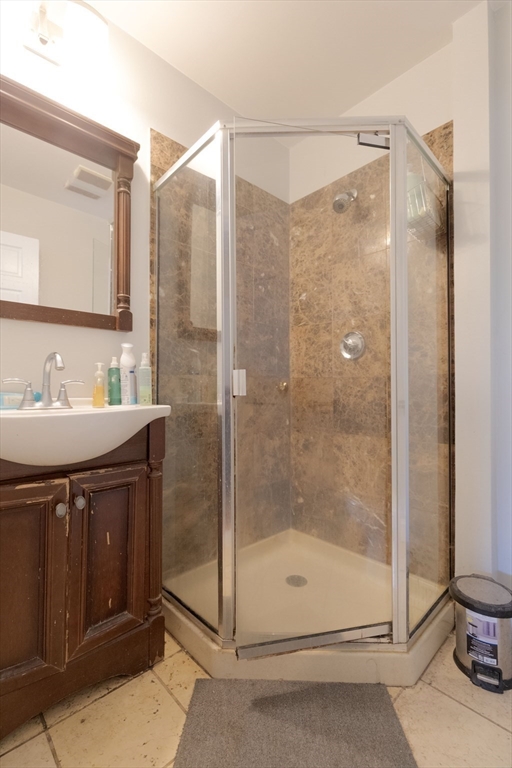 44 Cummings Rd, Brighton