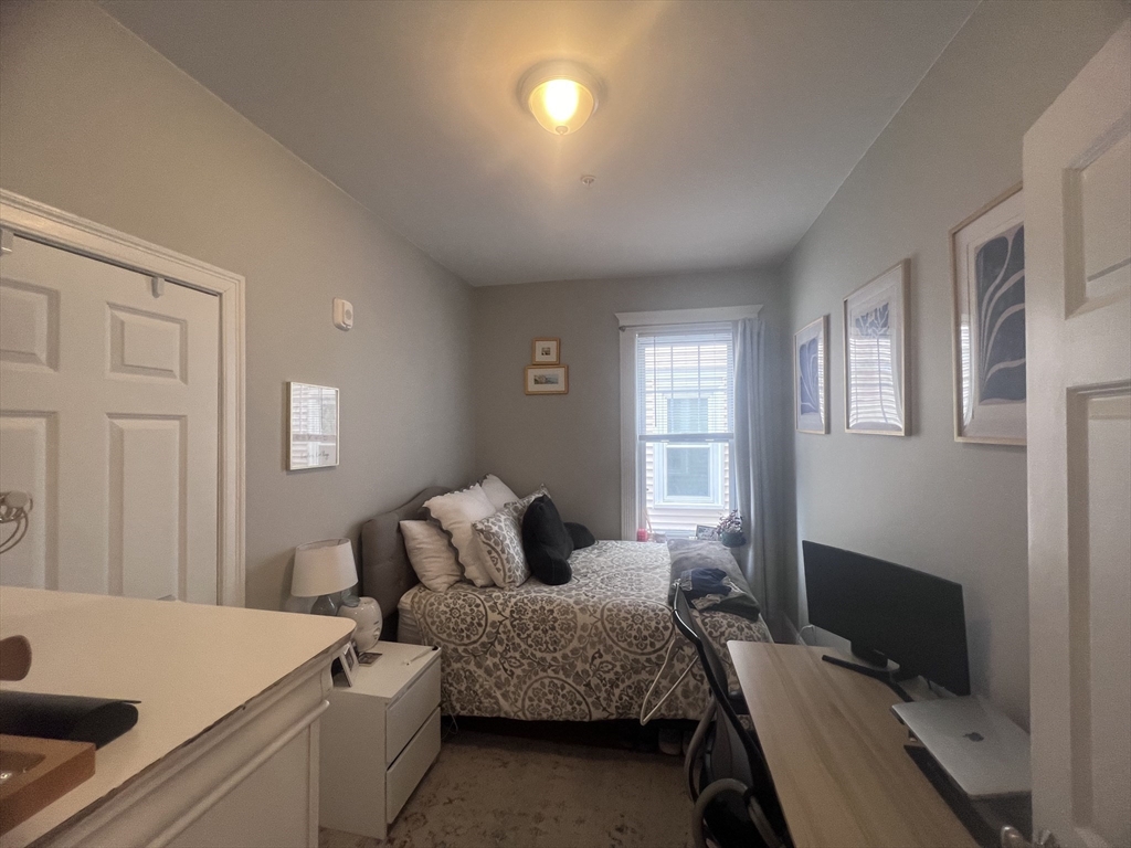 247 L St, South Boston