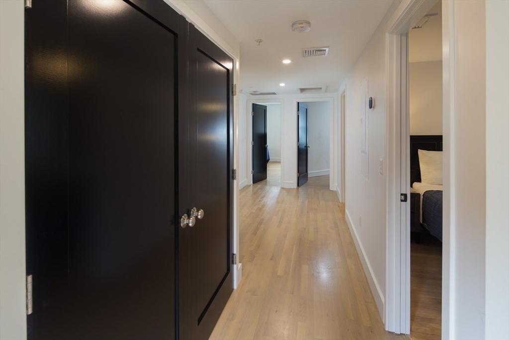 92 Brown St, Waltham