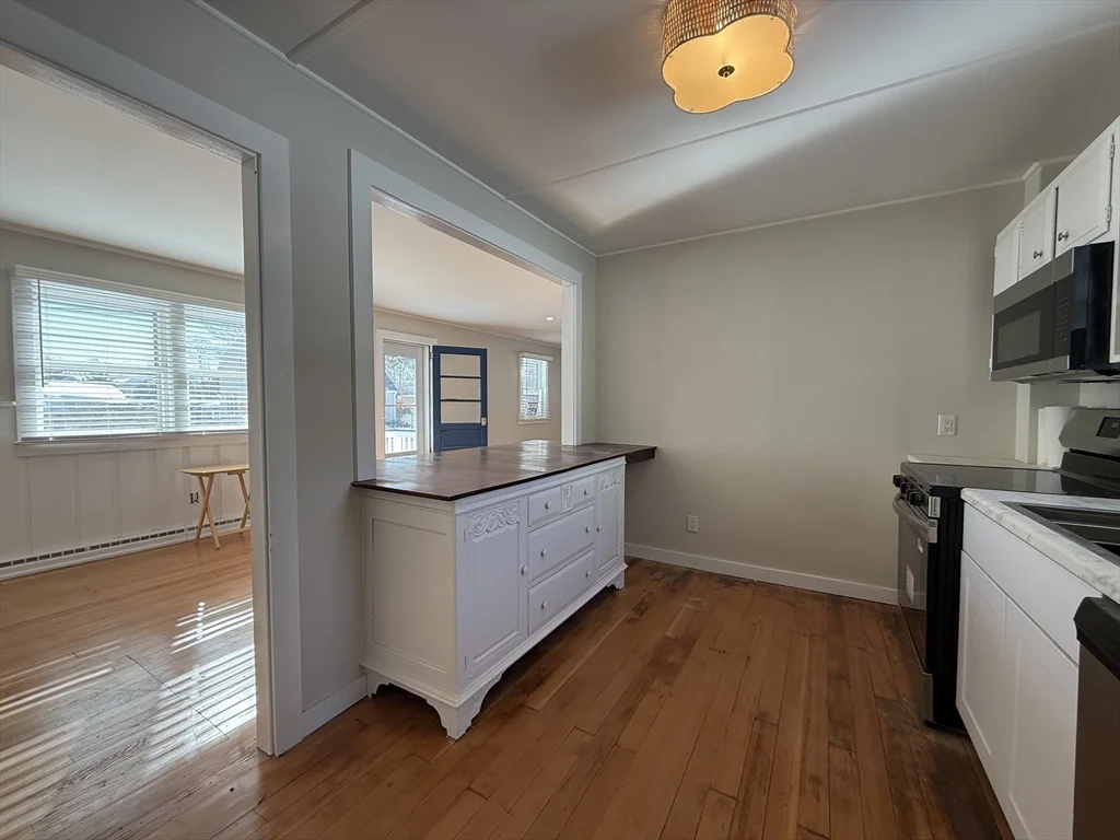 2 Cochituate Rd, Priscilla Beach