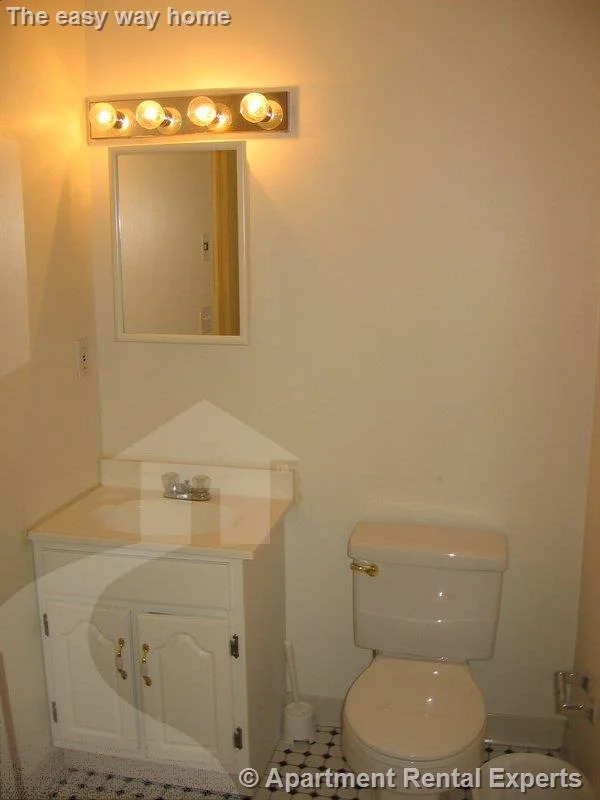 8 Pearl St, Tufts
