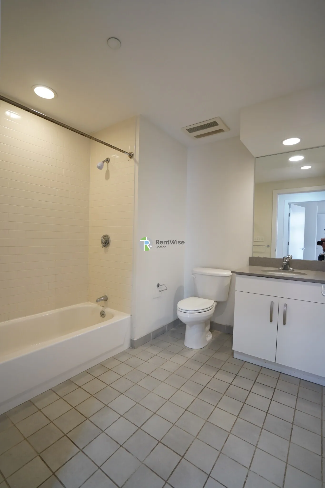 601 Albany St, South End