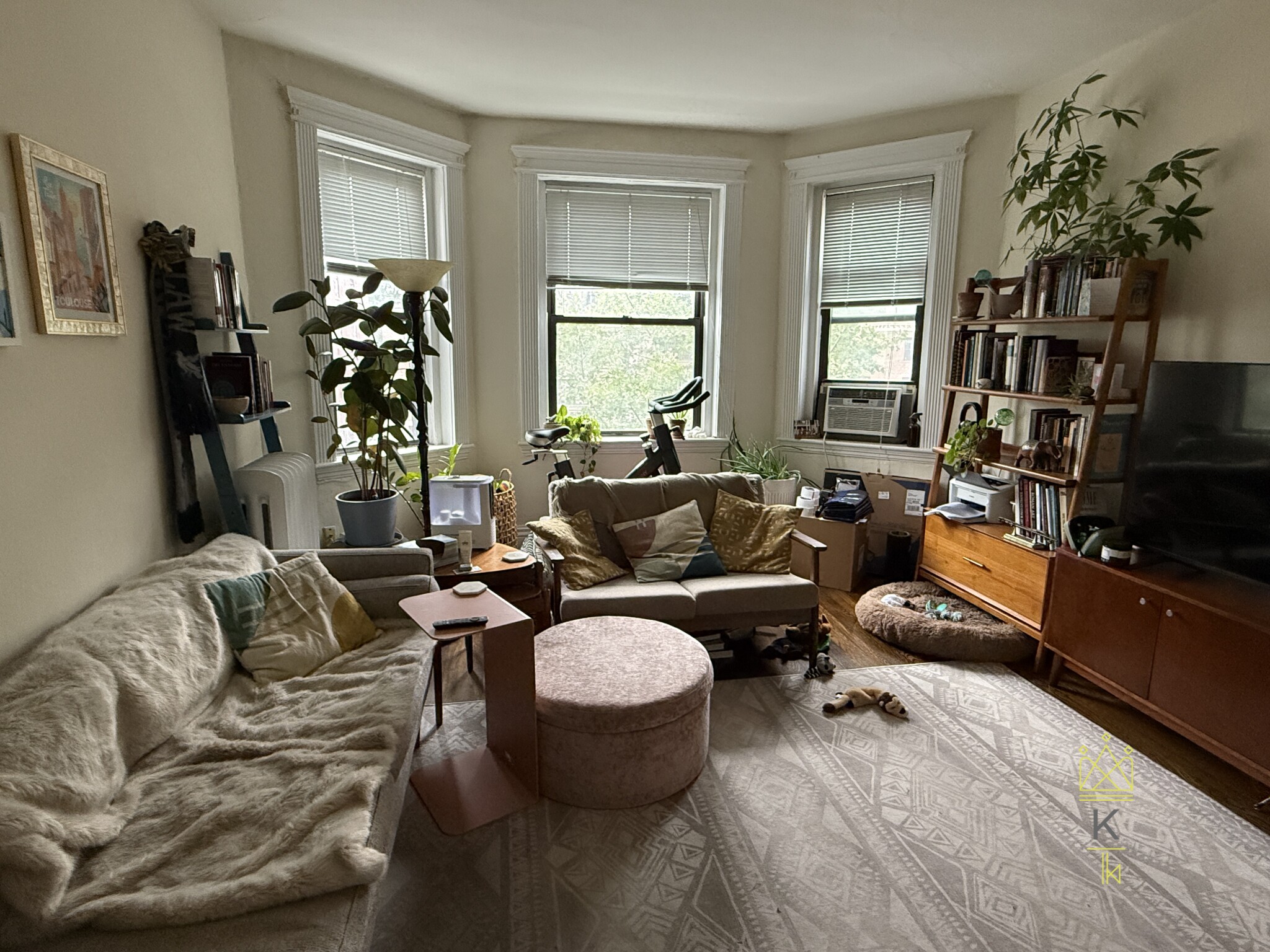 1963 Commonwealth Ave, Brighton