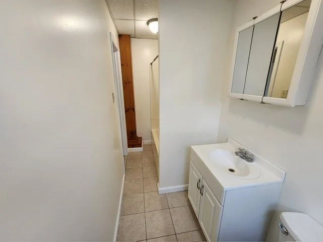 74 Fulton St, Fall River