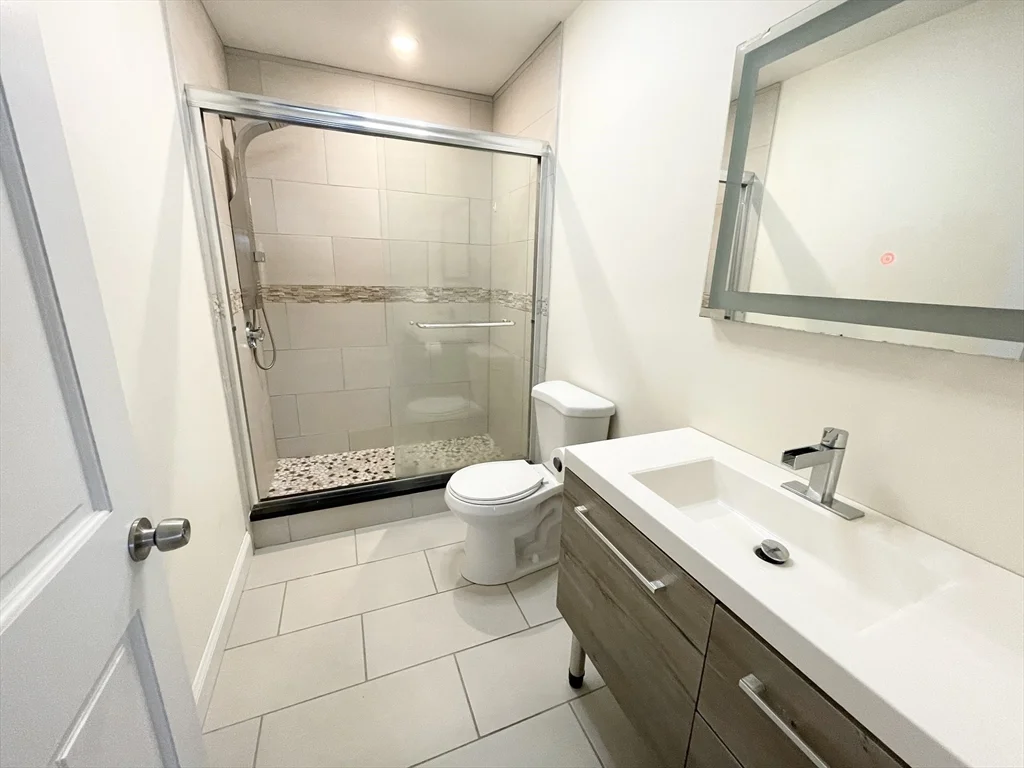 21 Iroquois, Mission Hill