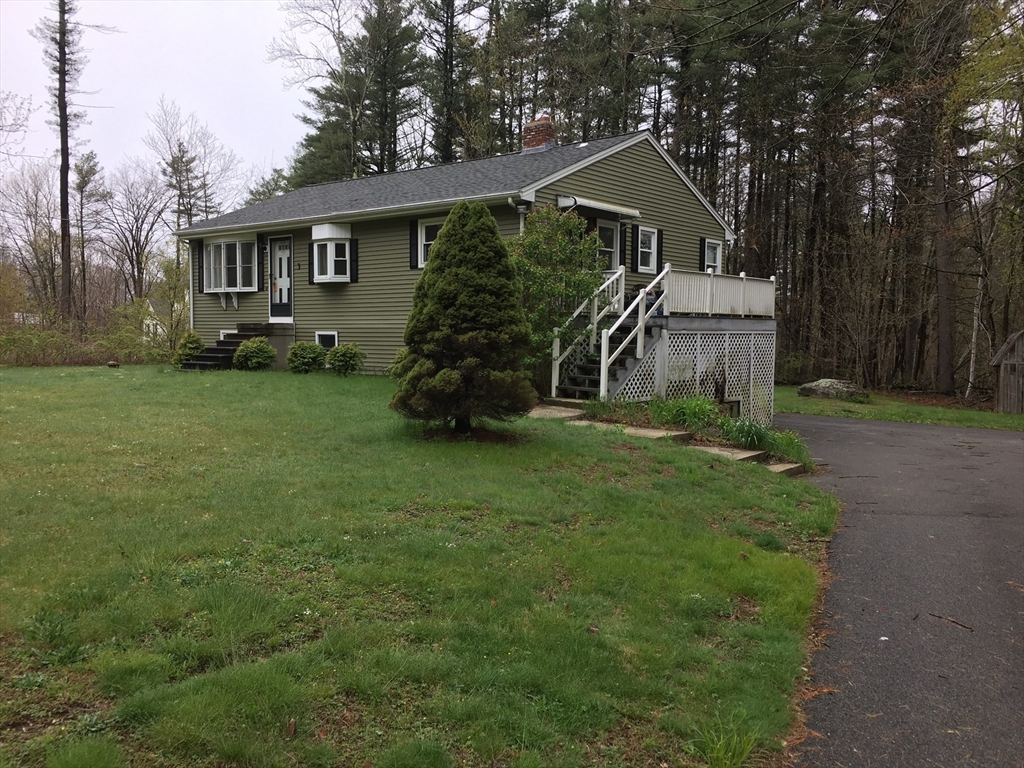 3 Old Village Rd, Fiskdale