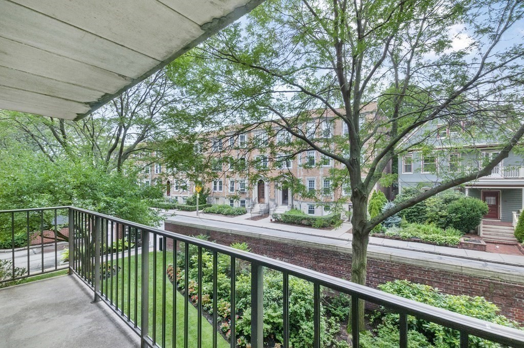 125 Pleasant St, Coolidge Corner