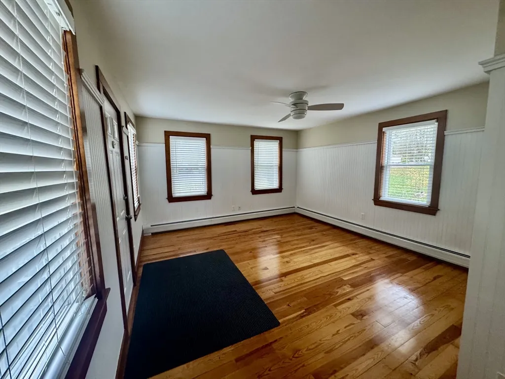 16 Winona Ave, Sconticut Neck