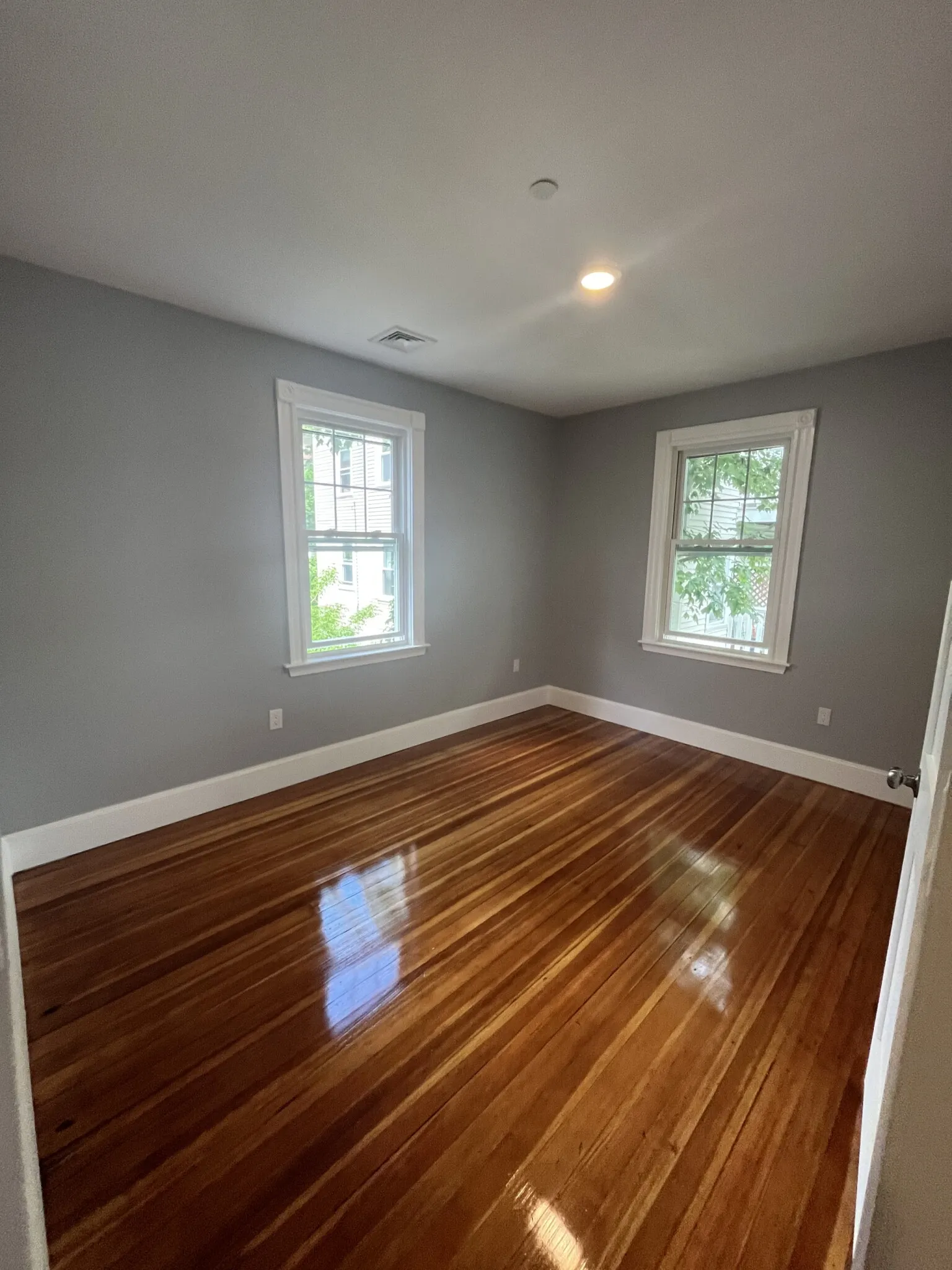 32 Putnam Ave, Riverside