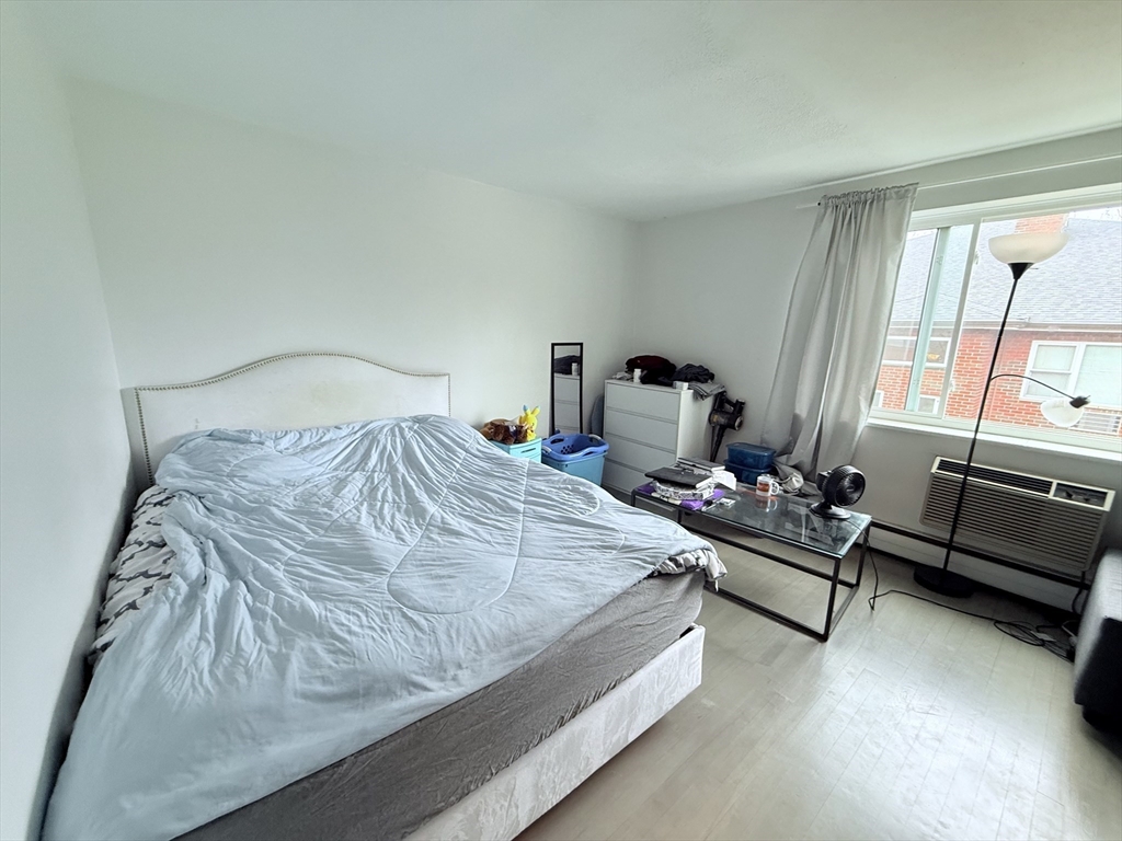 205 Kent St, Longwood