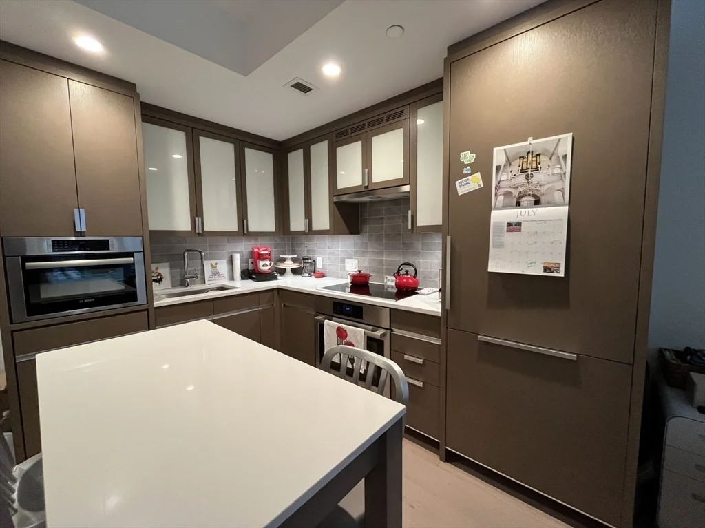 100 Lovejoy, West End