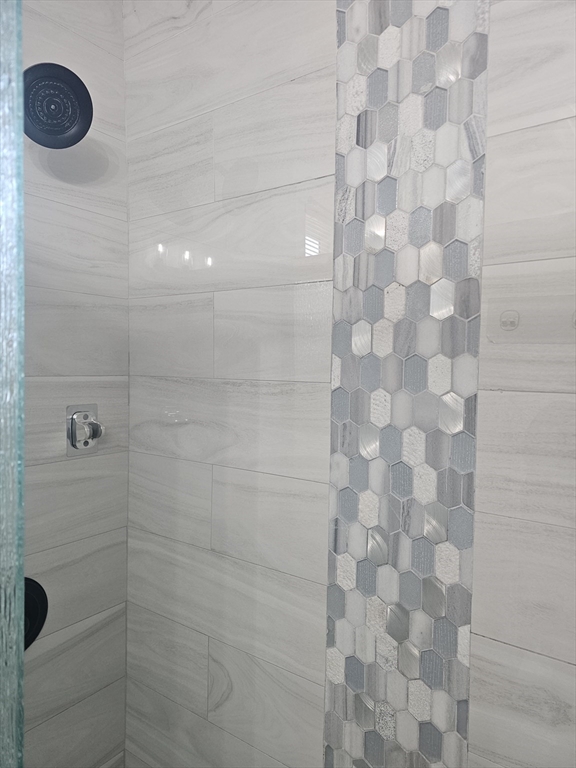 304 Wood Ave, Hyde Park