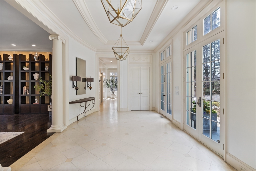 120 Cabot St, Chestnut Hill