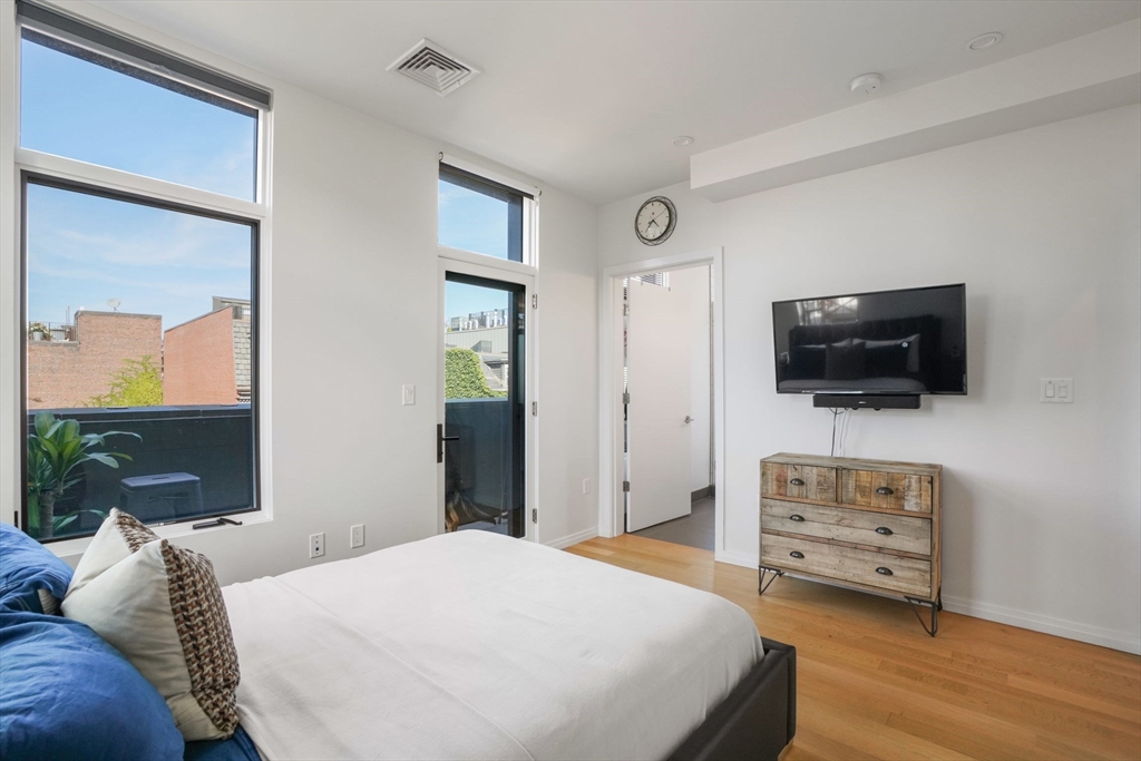 7 E Springfield, South End