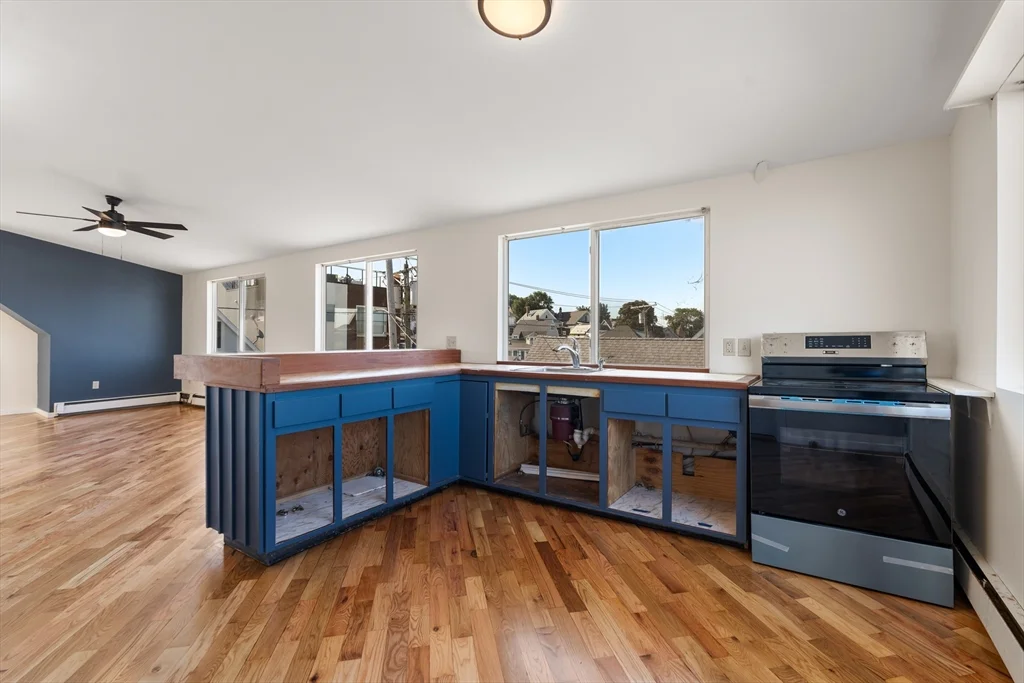 585 Shirley St, Winthrop