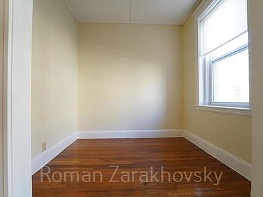 Studio bed, 1 bath apartment for rent at 221 Kelton Unit 2, Allston — photo 4 of 12