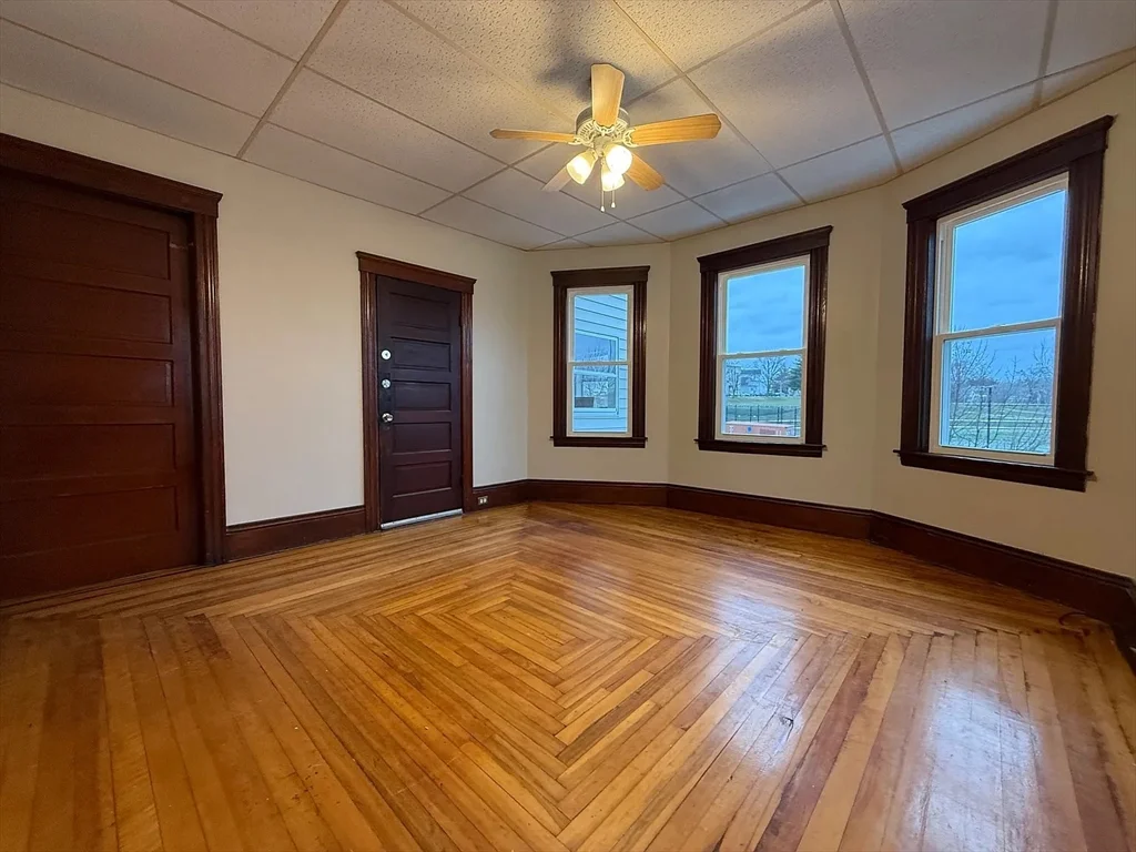 38 Ames St, Worcester