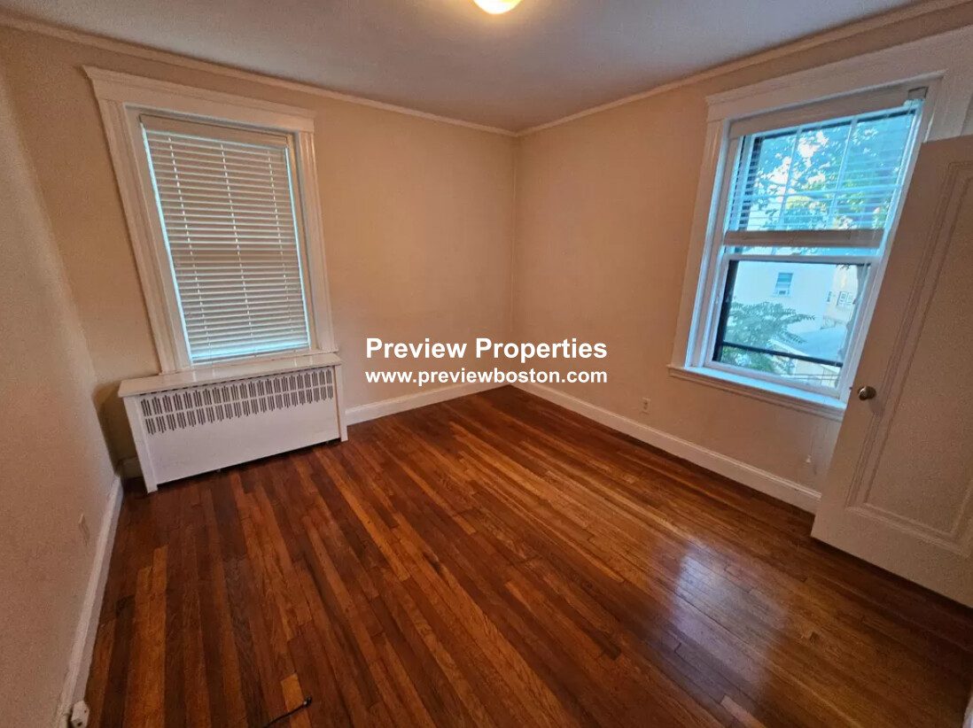 1945 Commonwealth Ave, Brighton